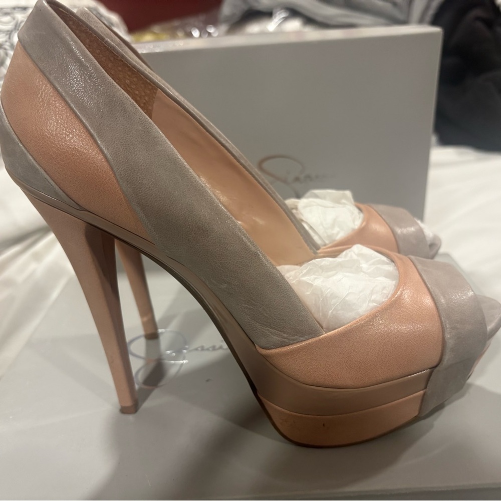 Pre-owned Jessica Simpson Weema platform peep-toe heels, size 8M, in Summer Haze
